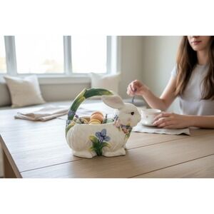 CornerRuby Bunny Basket Home Decor White NWOT Handcrafted Floral C8540